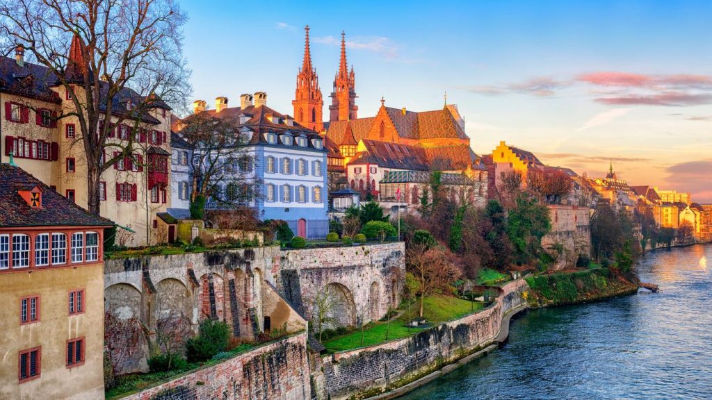 Ciudad de Basilea, Suiza, lugar en donde se llevará acabo Eurovision 2025 y la alfombra turquesa.